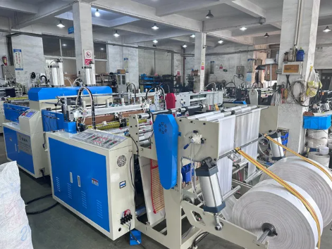 High-speed T-shirt bag making machine with heat sealing and heat cutting - Product Image
