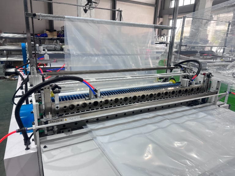 Non-stretch Heavy-duty Bag Making Machine | LDPE Flat/Garment/Vacuum Bag Producer - Product Image