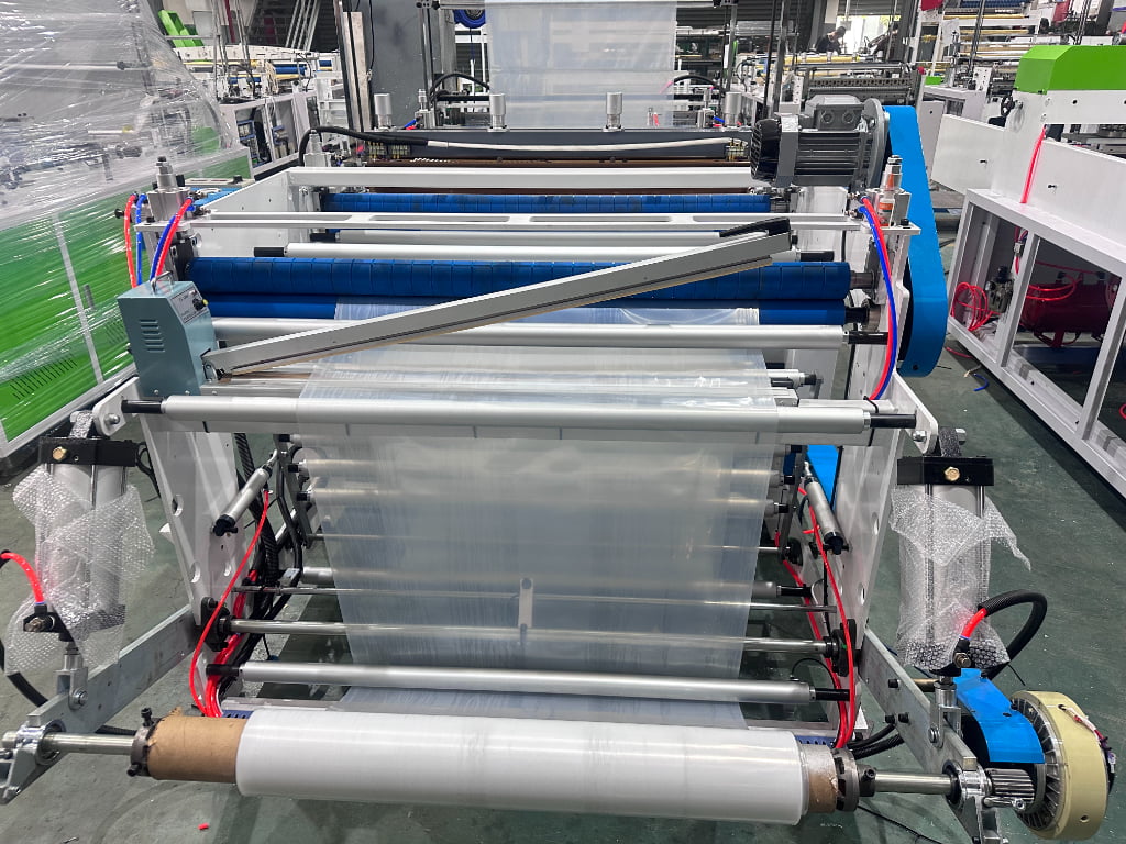 Non-stretch Heavy-duty Bag Making Machine | LDPE Flat/Garment/Vacuum Bag Producer - Product Image