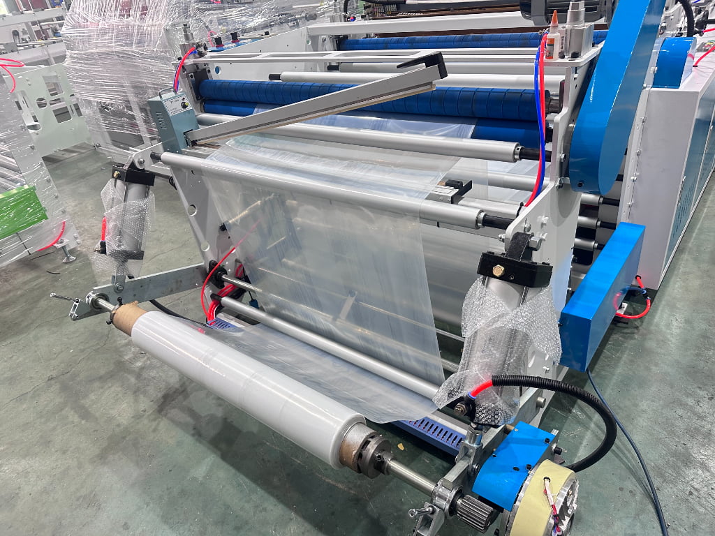 Non-stretch Heavy-duty Bag Making Machine | LDPE Flat/Garment/Vacuum Bag Producer - Product Image