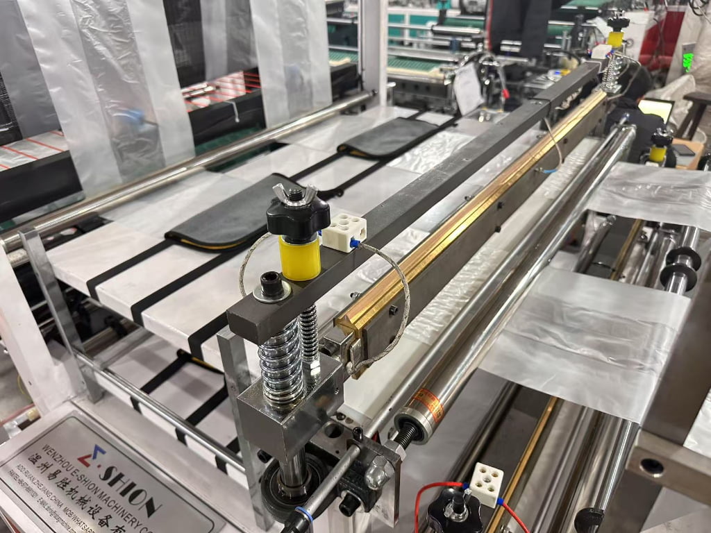 4-Line Heat-Sealing and Cold-Cutting Plastic Bag Making Machine - Product Image