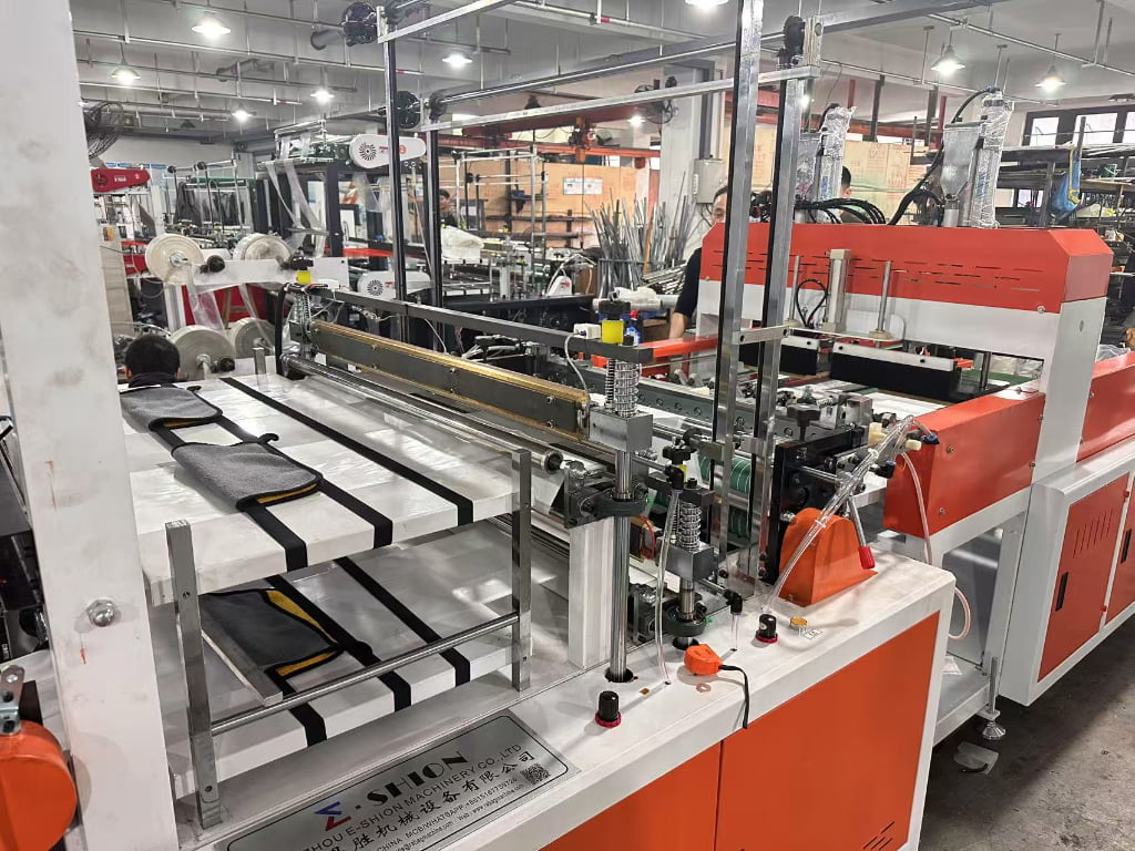 4-Line Heat-Sealing and Cold-Cutting Plastic Bag Making Machine - Product Image