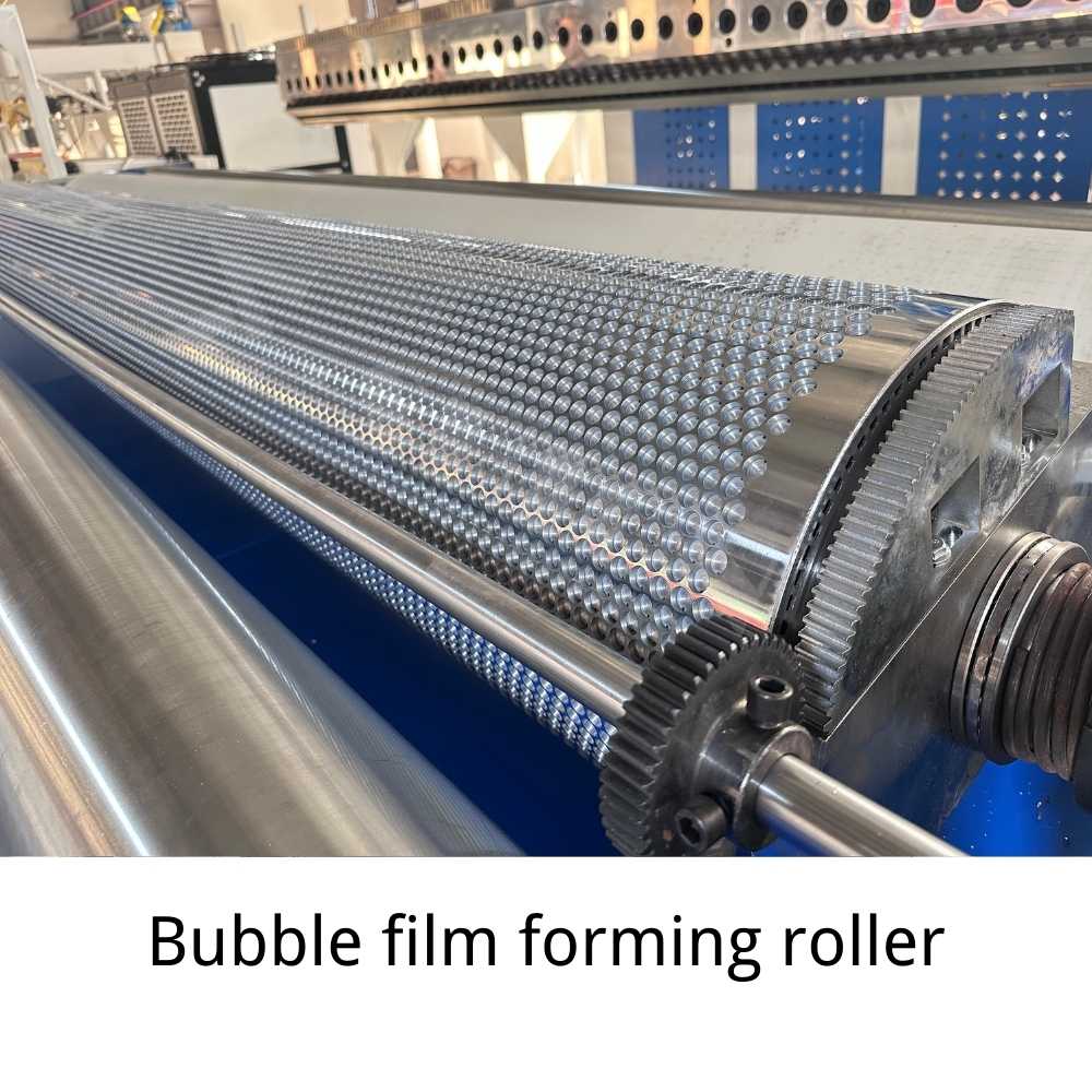 Bubble film forming roller