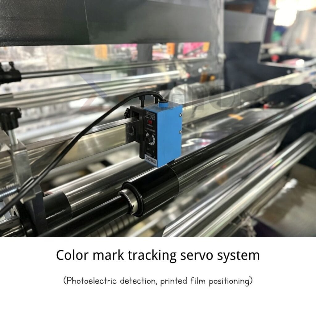 Color mark tracking servo system