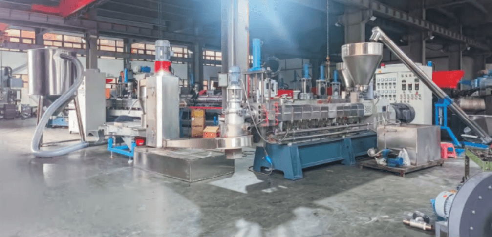 Customer factory floor with E-SHION recycling equipment